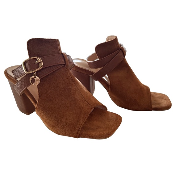 Faux Suede Criss Cross Strap Embelled Buckle Chunky Heeled Sandals - Picture 4 of 5